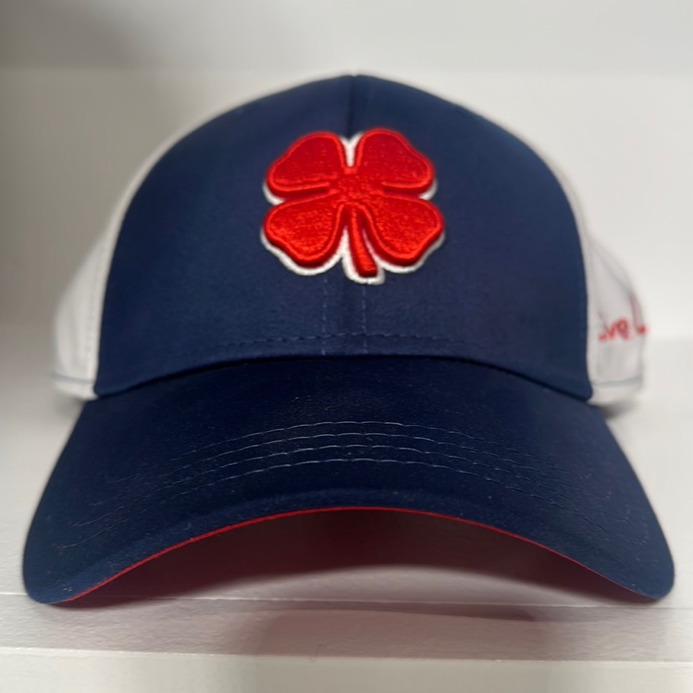 “LIVE LUCKY” BLACK CLOVER SIGNATURE HAT NWT Size: Sm/Med NAVY/WHT WITH RED
